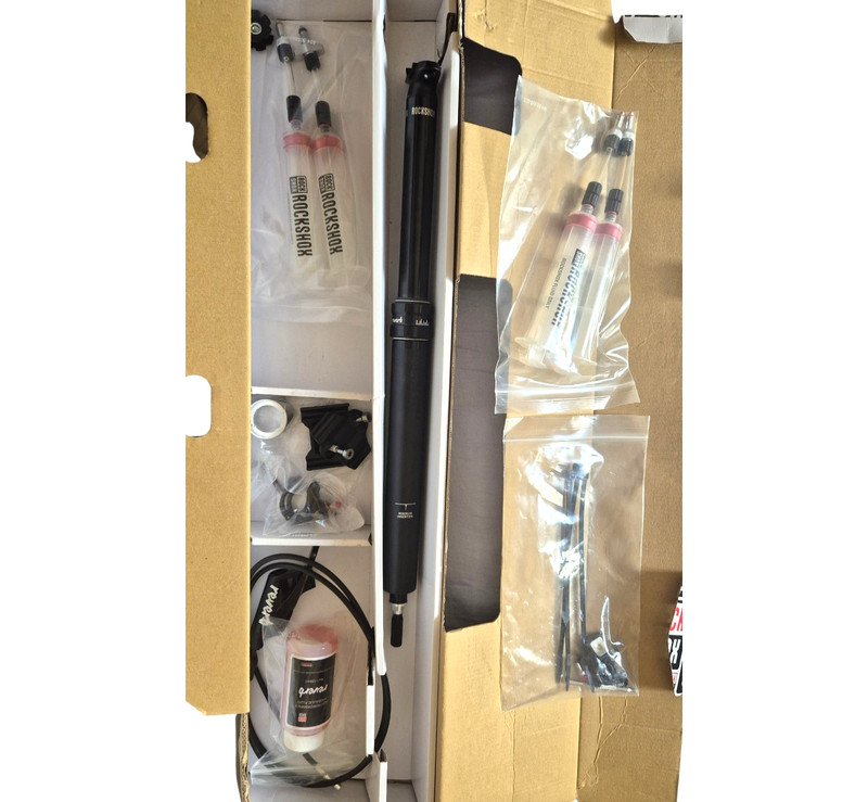 RockShox Reverb Stealth Seatpost & Bleed Kit  Black-with 1x Remote 31.6mm-440mm