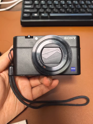 Sony DSC-RX100 IV 20.1MP 2.9x Optical Zoom Digital Camera | eBay