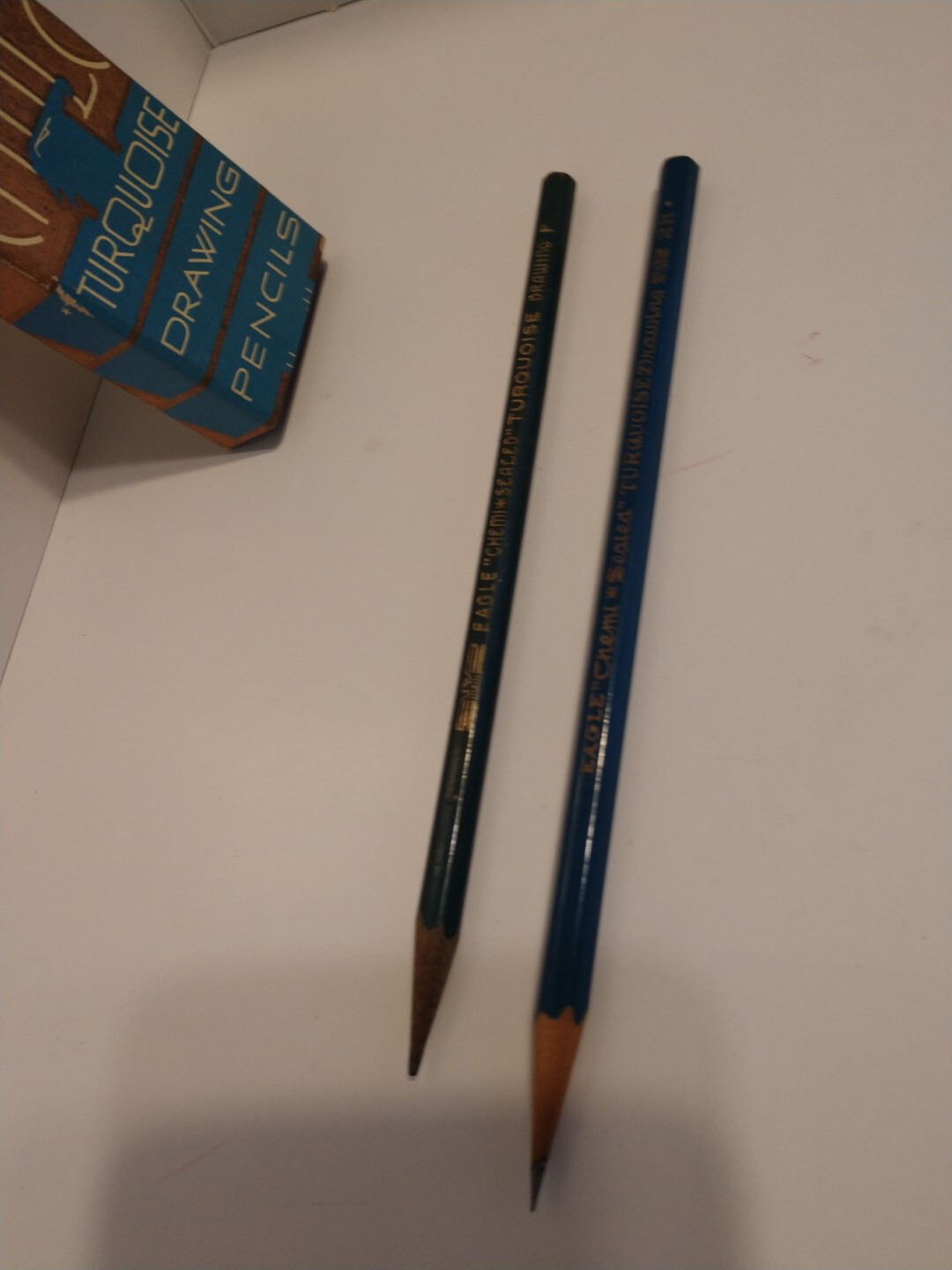 Vintage EAGLE TURQUOISE Drawing Pencils 12 Pack ~ Sharpened ~ In Original Box