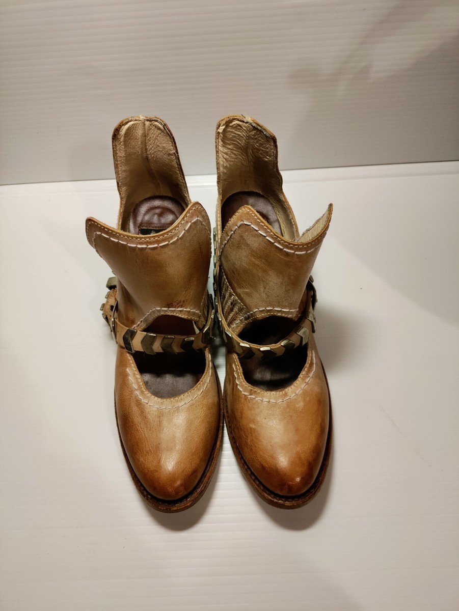 Freebird Blade Booties in Taupe Ankle Boots Size