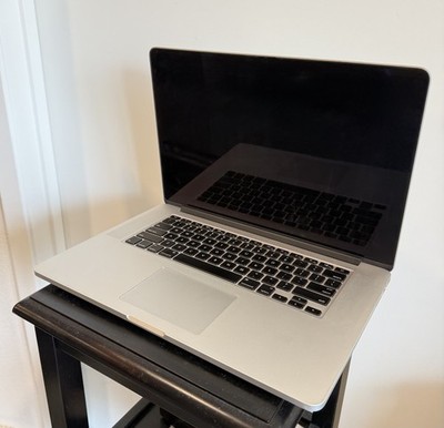 Apple MacBook Pro Retina 15-inch, Model-A1398 - 20`13 (For Parts/Repair)