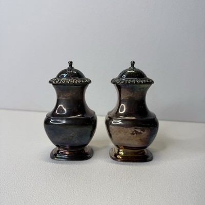 Set of 2 Barker Ellis England 4.5'' Silverplate Footed Salt & Pepper Shakers