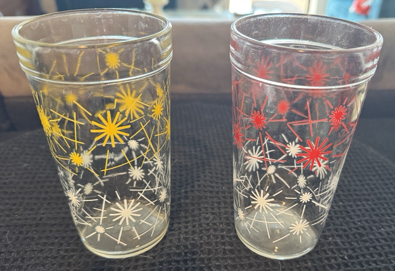 Vtg  MCM  Pair of Atomic Era Starburst Glass Tumblers Yellow White / Red White