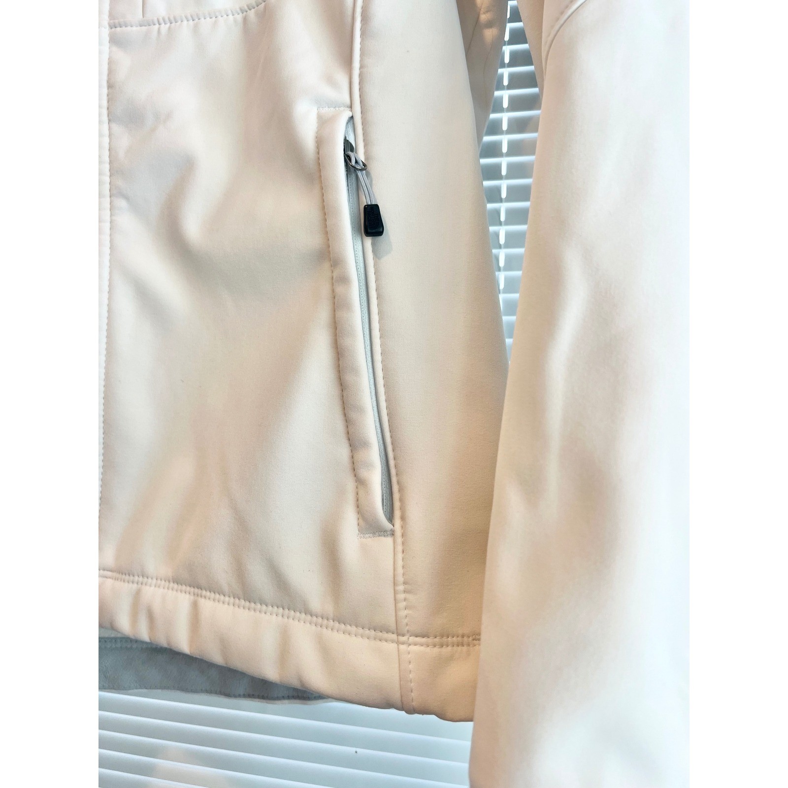 The North Face Women Ivory Zip Up Apex Bionic Softshell Size Medium thumbnail 6
