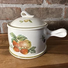 Vintage WEDGWOOD FRUIT SPRAYS INDIVIDUAL SOUP SERVER with LID