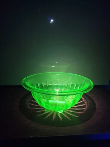 Vintage Green Ribbed Federal Uranium Glass Nesting Mixing bowl 6.75” Diameter