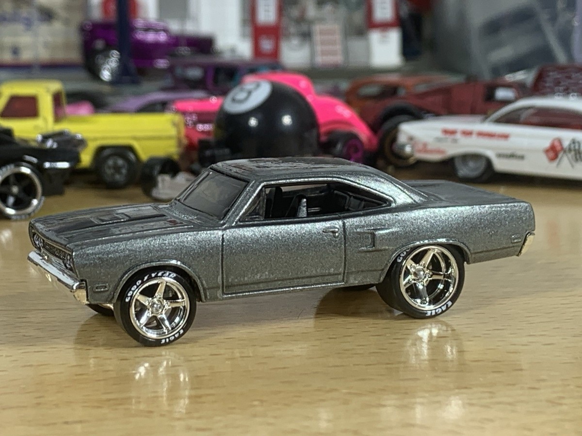 Hot Wheels 1970 Plymouth Roadrunnerメタリック Hot Wheels 1970 Plymouth Road Runner Metallic Gray Custom Wheel