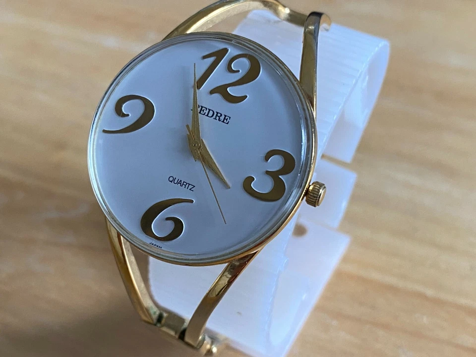 De Colección Pedre Dama Tono Dorado Esfera Blanca Brazalete Analógico Cuarzo Reloj Batería Nueva Foto 3 de 4