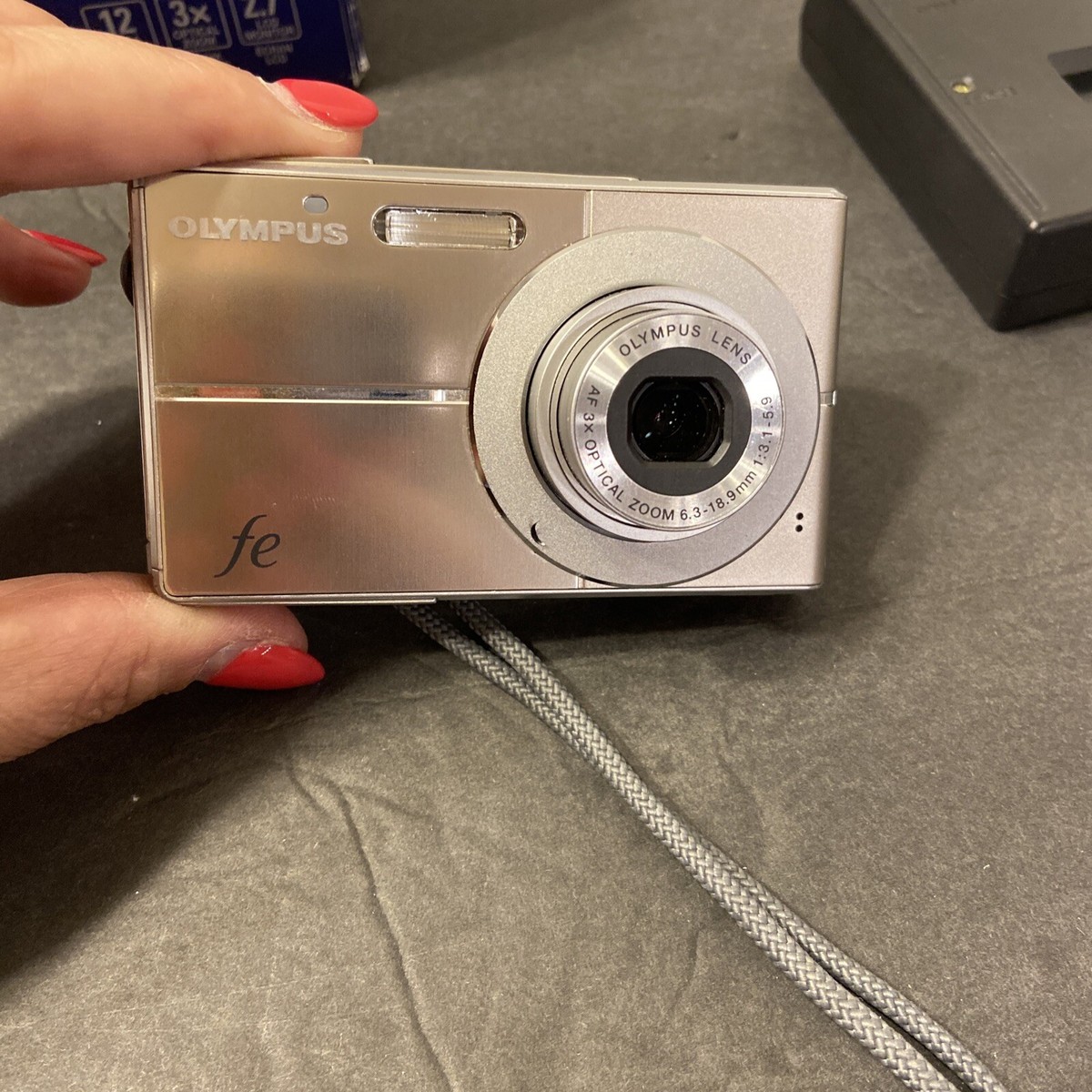 Olympus FE-3010 12MP Digital Camera 3x Optical Zoom Shiny