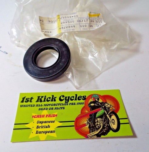 NOS YAMAHA XS1 XJ600 XJ900 FJ600 XS750 YZ250,FZR REAR WHEEL OIL SEAL 93102-25044 - Foto 1 di 4