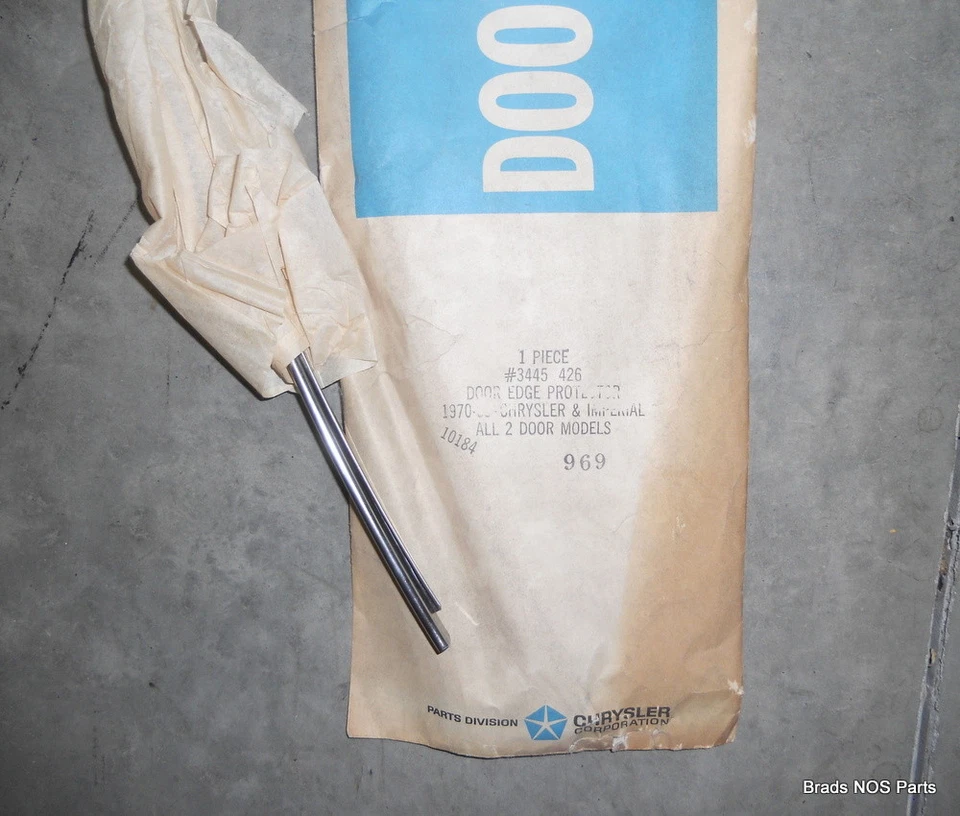 Nuevo de Lote Antiguo Mopar 1969-1971 Chrysler & Imperial Juego de Protectores de Borde de 2 Puertas 3445426 Foto 2 de 3
