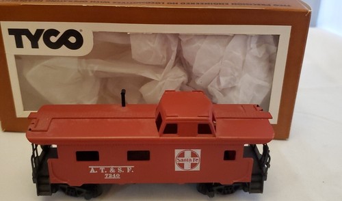 LOT OF 4 VINTAGE TYCO HO SCALE TRAIN CARS Caboose Heinz 57 Skid Flat & Hopper - Picture 5 of 24