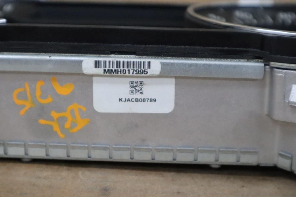 Painel medidor velocímetro cabeça instrumento 2019 Lincoln MKC 46.343 milhas - Imagem 3 de 4