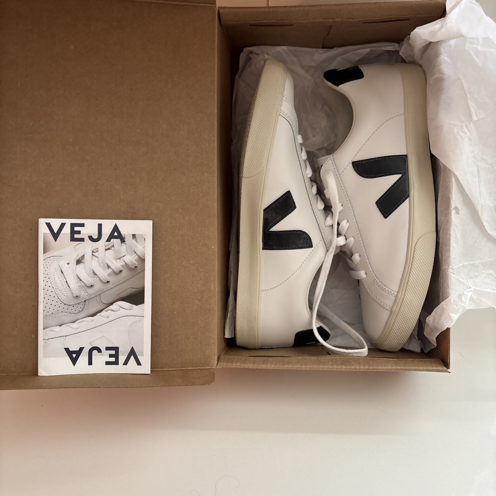 Veja Esplar Women's White Black Sneakers Size 8