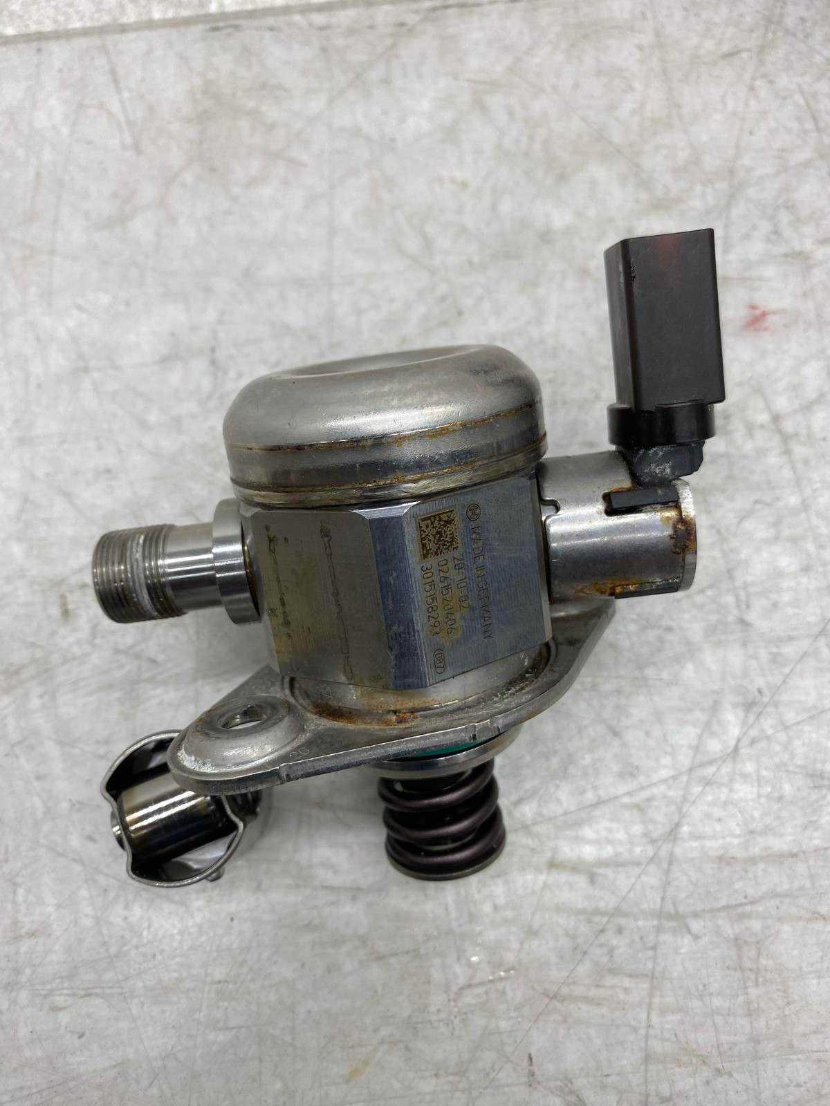 2020-2025 ASTON MARTIN DBX B 4.0 RH OR LH ENGINE MOUNTED HIGH PRESSURE FUEL PUMP