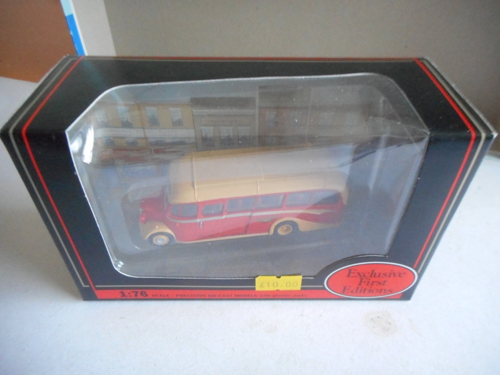 EFE 20115 Bedford OB Coach Yelloways Destination Bangor 1:76 + Box thumbnail 10