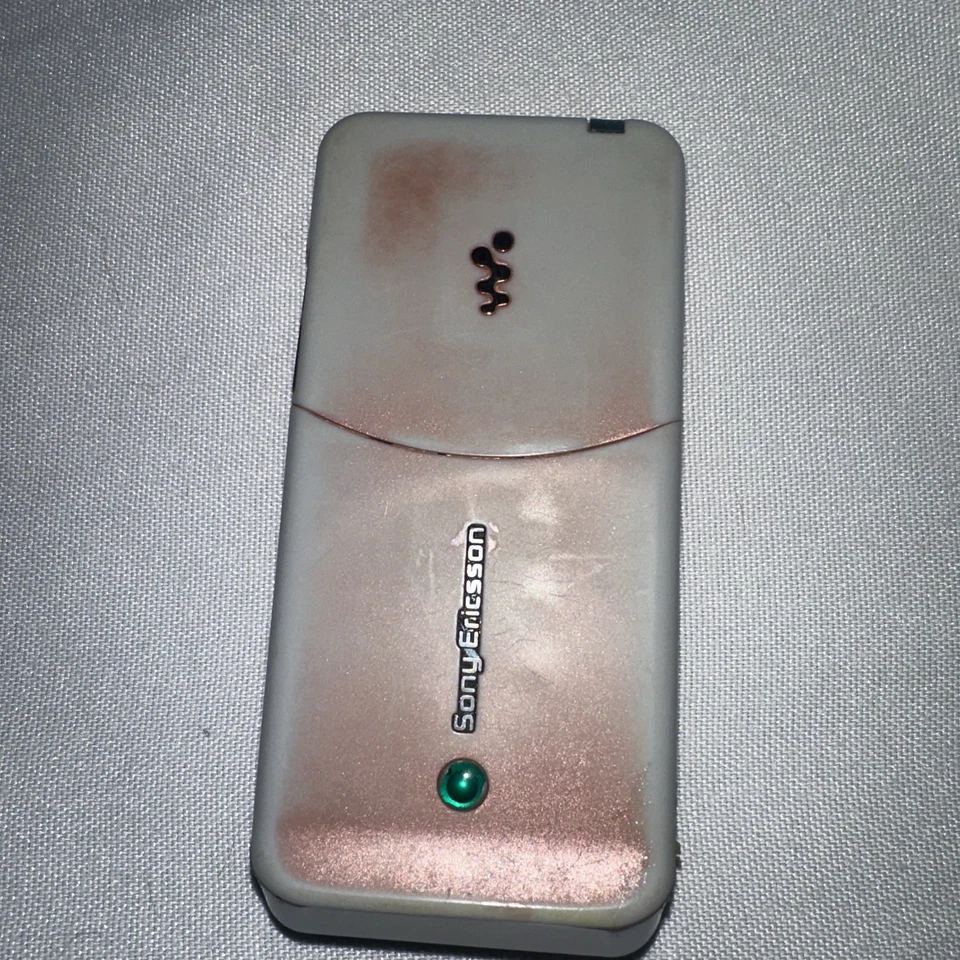 Teléfono Móvil Sony Ericsson Walkman Pantalla LCD 2.0MP Celular Deslizante Foto 2 de 4