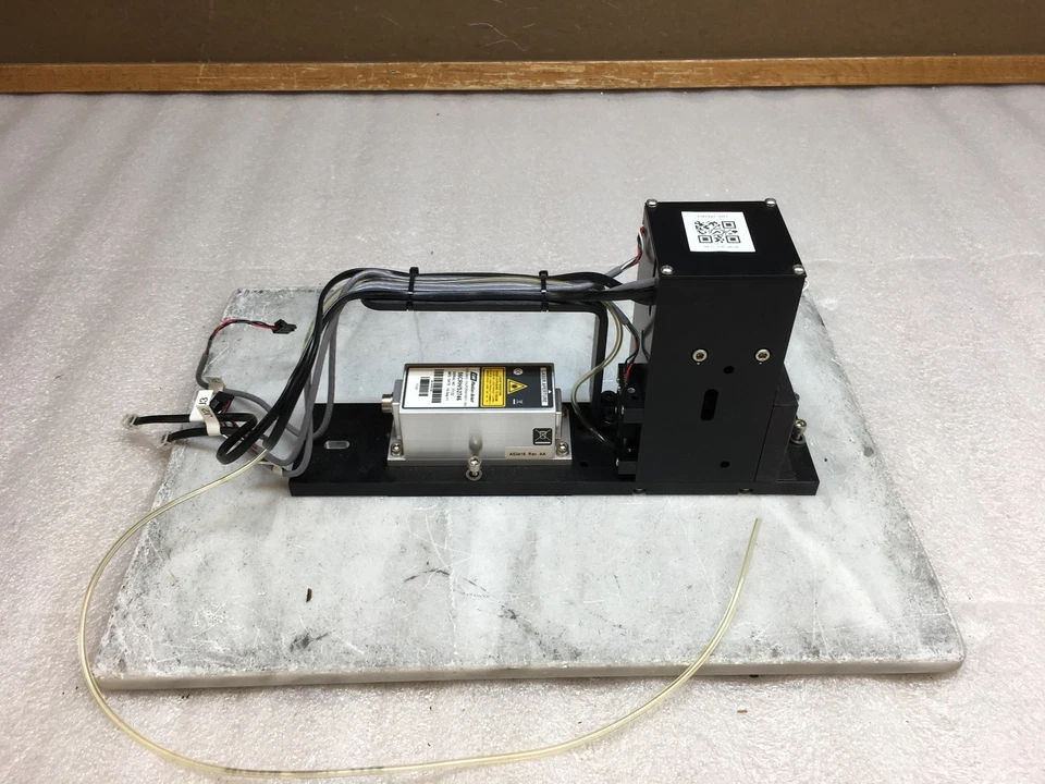 Láser Melles Griot 56CRH/S2746 con controlador universal y 85-ROE-020 Foto 3 de 4