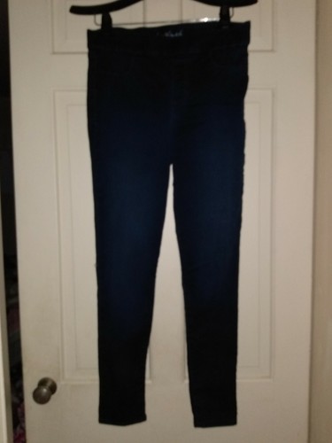 Slender Straight Leg Pull on Jeans Size 