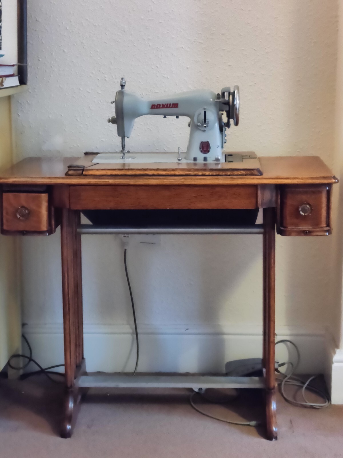 Vintage Novum Sewing Machine and table eBay