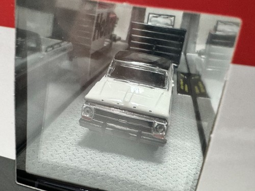 M2 Machines Holley 1969 Ford F-100 Ranger Truck & 1966 Ford Bronco 1:64 Diecast - Picture 4 of 10