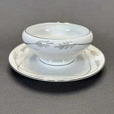 Jyoto Fine China Grace Gravy Boat with Attached Underplate Silver Wheat Mikasa