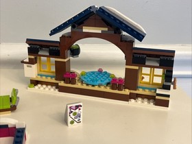 LEGO FRIENDS: Snow Resort Ice Rink (41322) Complete With Minifigures