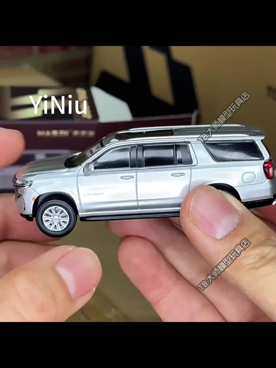 1/64 Chevrolet Suburban Diecast Metal Car Model Alloy Toy