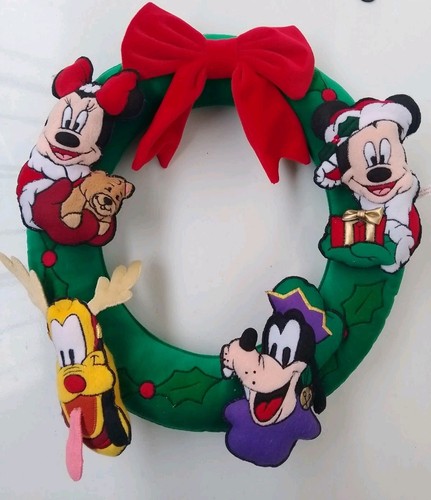 Vintage Mickey Mouse And Friends Disney Christmas Wreath Plush