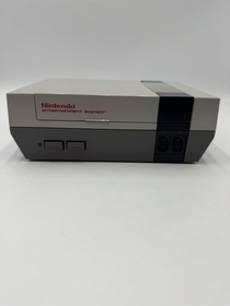 Nintendo NES Console Action Set Complete CIB Mario Duck Hunt  AMAZING CONDITION