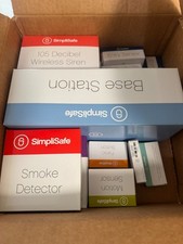 SimpliSafe Home Security System 17 Pieces NEW NOS MODEL SSCS2 Simplisafe2