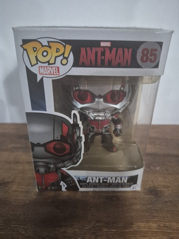 Joker King Funko Pop #416 Funko Exclusive in Pop Protector