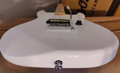 Brand new with box & accessories Kramer Baretta Special Reissue