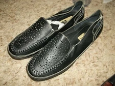 NWOB BEACON Euroflex Black Loafers Flats Size 8 1/2