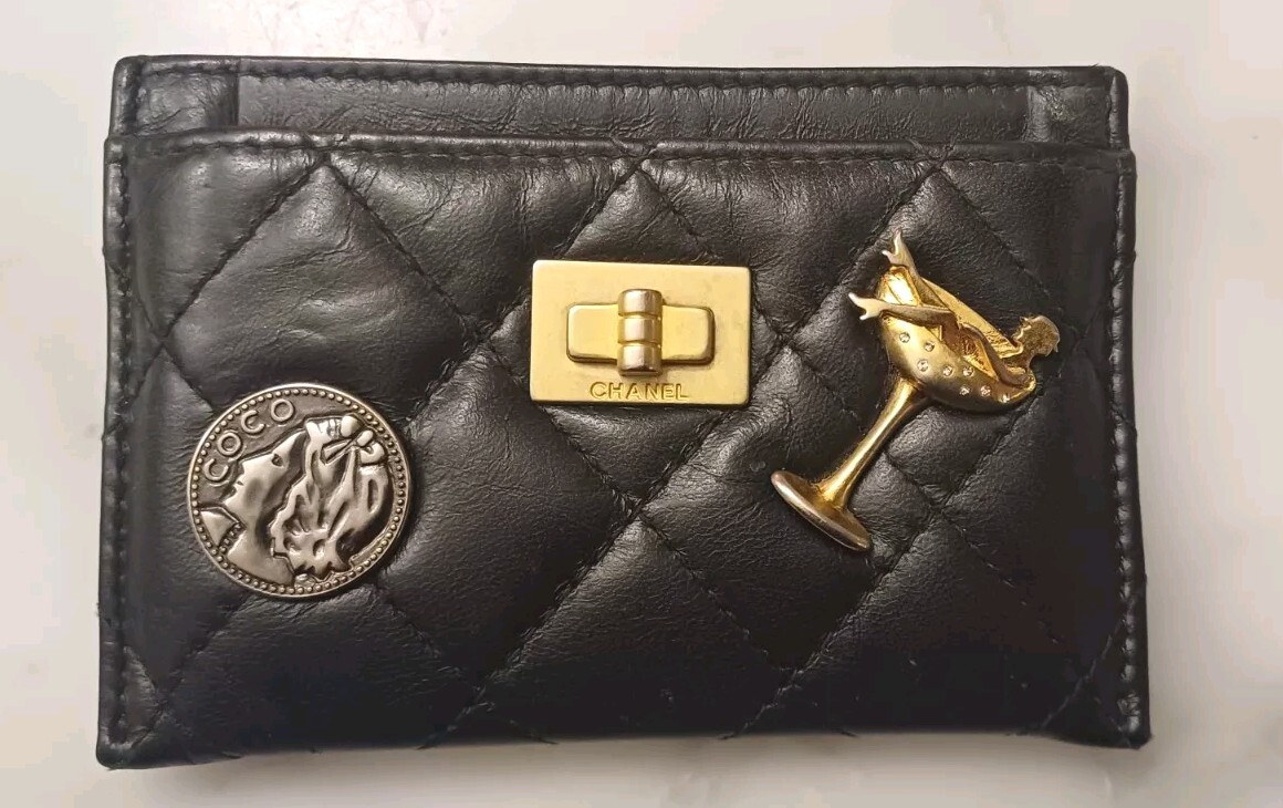 CHANEL LUCKY CHARMS CARD HOLDER RARE UK - Main Image
