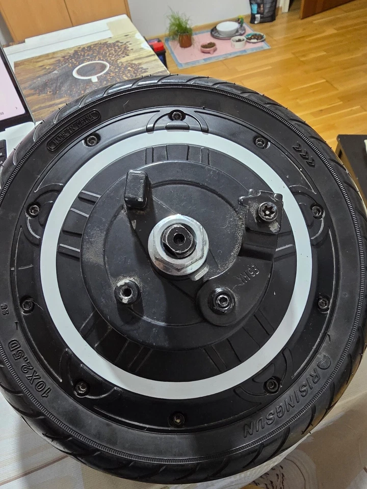 My Tier E-Scooter.Elektromotor.mächtig