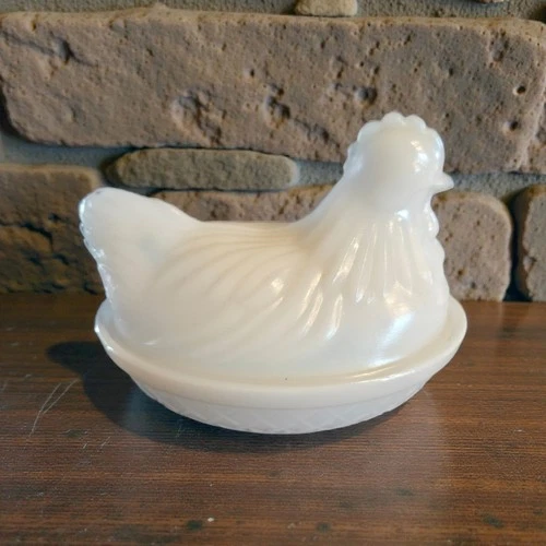 Vtg Hazel Atlas Opalescent Milk Glass Hen on Nest 3.25"x4.25" Candy Dish READ