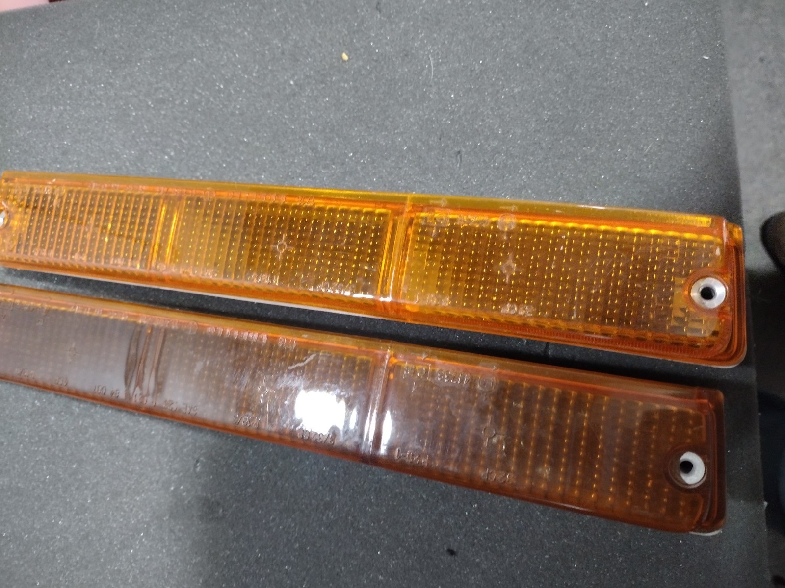 Ferrari 61943100 Turn Signal Park Lamp Lenses LH & RH Orange OEM Mondial 3.4