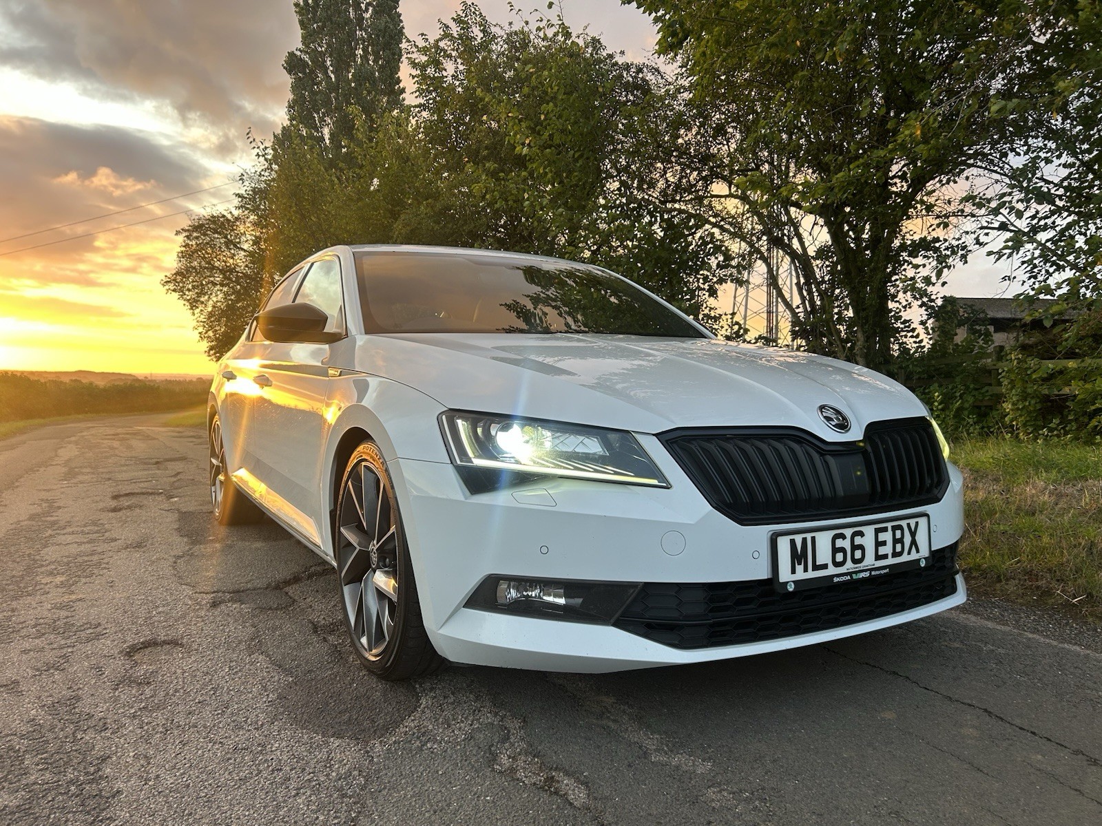2016 SKODA SUPERB