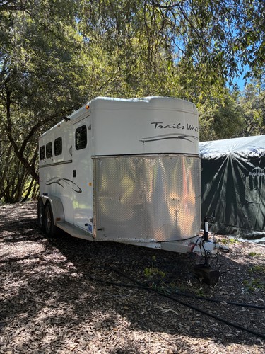 2006 trails west 3 horse slant bumper pull  horsetrailer