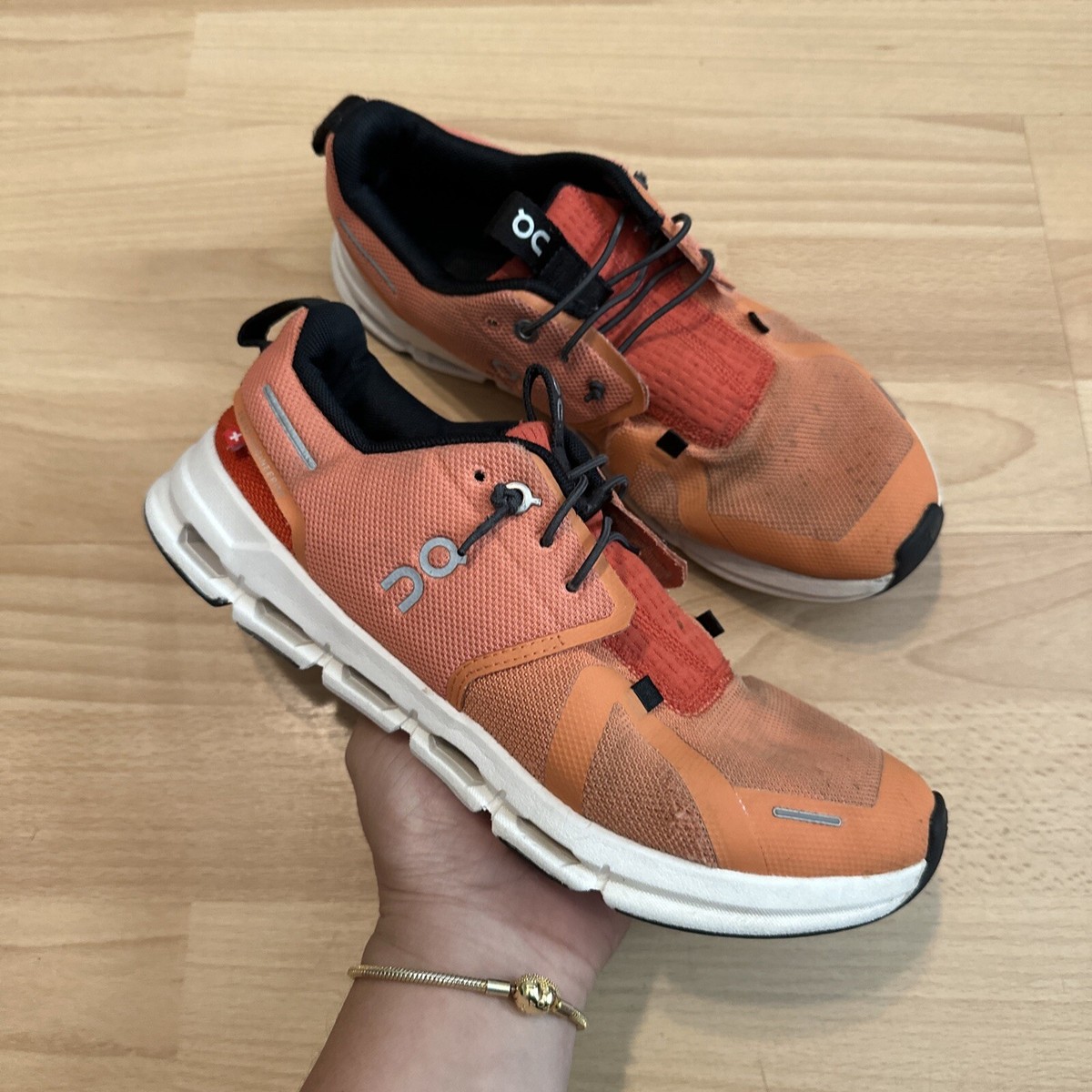 On Cloud Sky Running Shoes Women display picture 2