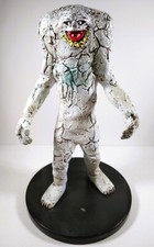 BANPRESTO ULTRAMAN JAMILA 1999 REAL FIGURE WITH BASE Jamilar Bandai Japan