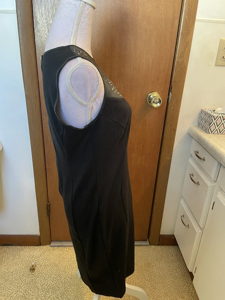 Vestido eci New York Talla 8 Tejido con Diseños de Panel de Pecho de Cuero Sintético  Foto 2 de 4