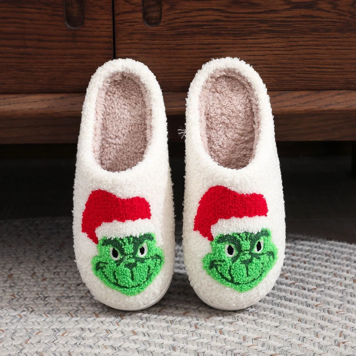 Grinch slippers shop primark
