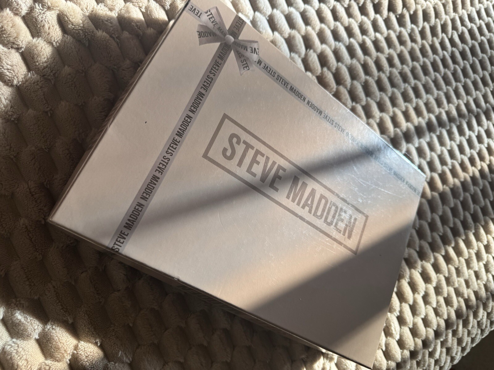 Steve Madden 2 Piece Gift Set - Scarf And Wallet