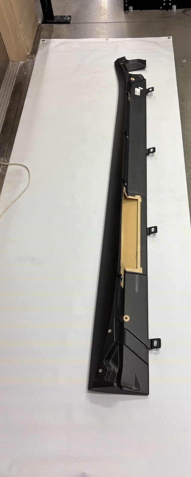 2019- 2023 ASTON MARTIN VANTAGE DOOR SILL APPLQ LH-GRAPHITE KY63-10609-BB