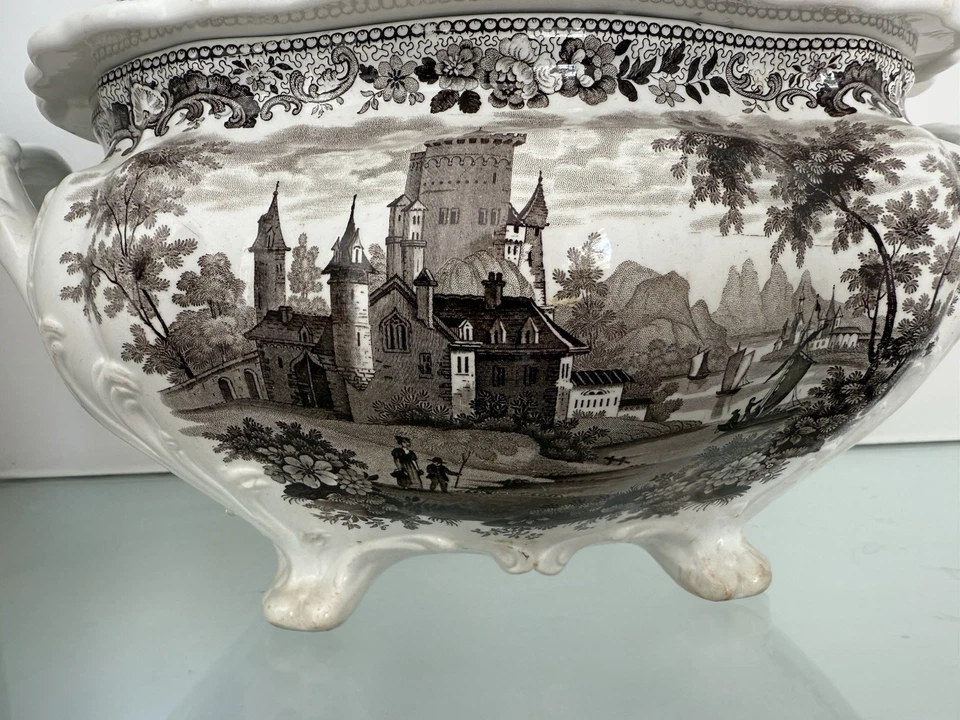 Sopera de transferencia inglesa del siglo XIX con cucharón granja chic rural Foto 3 de 4