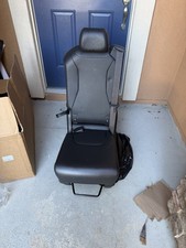 Kia Carnival 2022- 2024 2nd Second Row Middle Jump Seat - Black Leather Read Kia Carnival 2022- 2024 2nd Second Row Middle Jump Seat - Black Leather Read