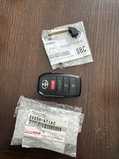 Genuine Toyota 23-24 Prius Smart Key Fob Remote Keyless 8990h-47140 Genuine Toyota 23-24 Prius Smart Key Fob Remote Keyless 8990h-47140