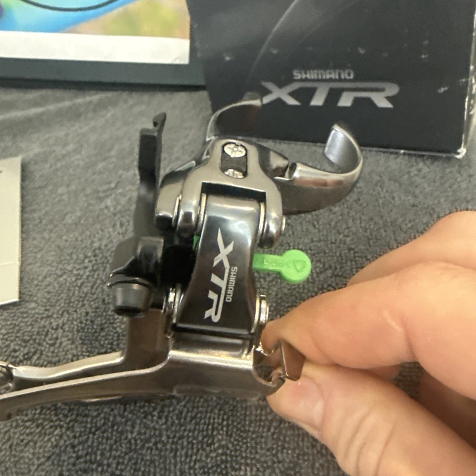 NUEVO NOS Desviador Delantero Shimano XTR FD-M961 31.8mm Doble Tirón Foto 2 de 4